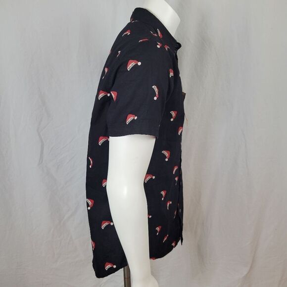 Free Planet Black Button Down Santa Hat Believe Short Sleeve Collar Shirt Size L - Picture 4 of 7